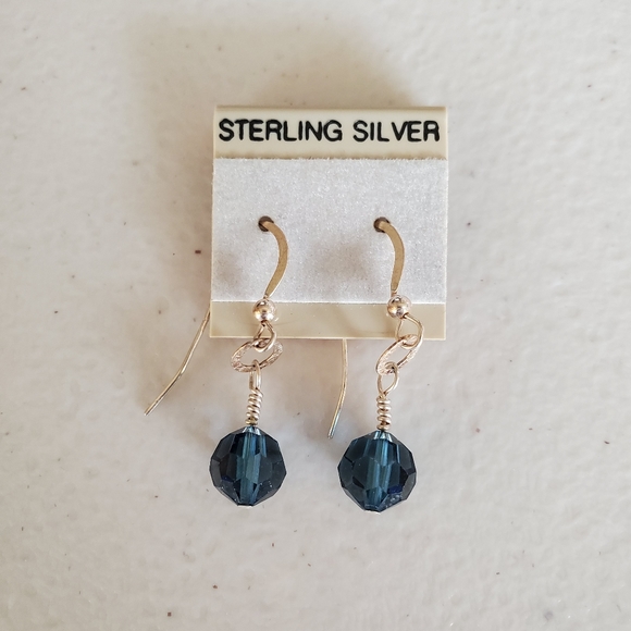 Handmade Sterling Silver Swarovski crystal earring - Picture 2 of 2